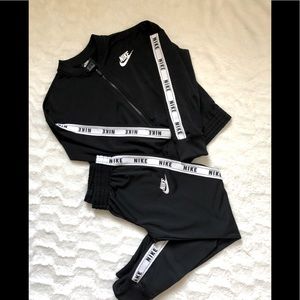 BOYS NIKE TRACKSUIT JACKET & PANTS
